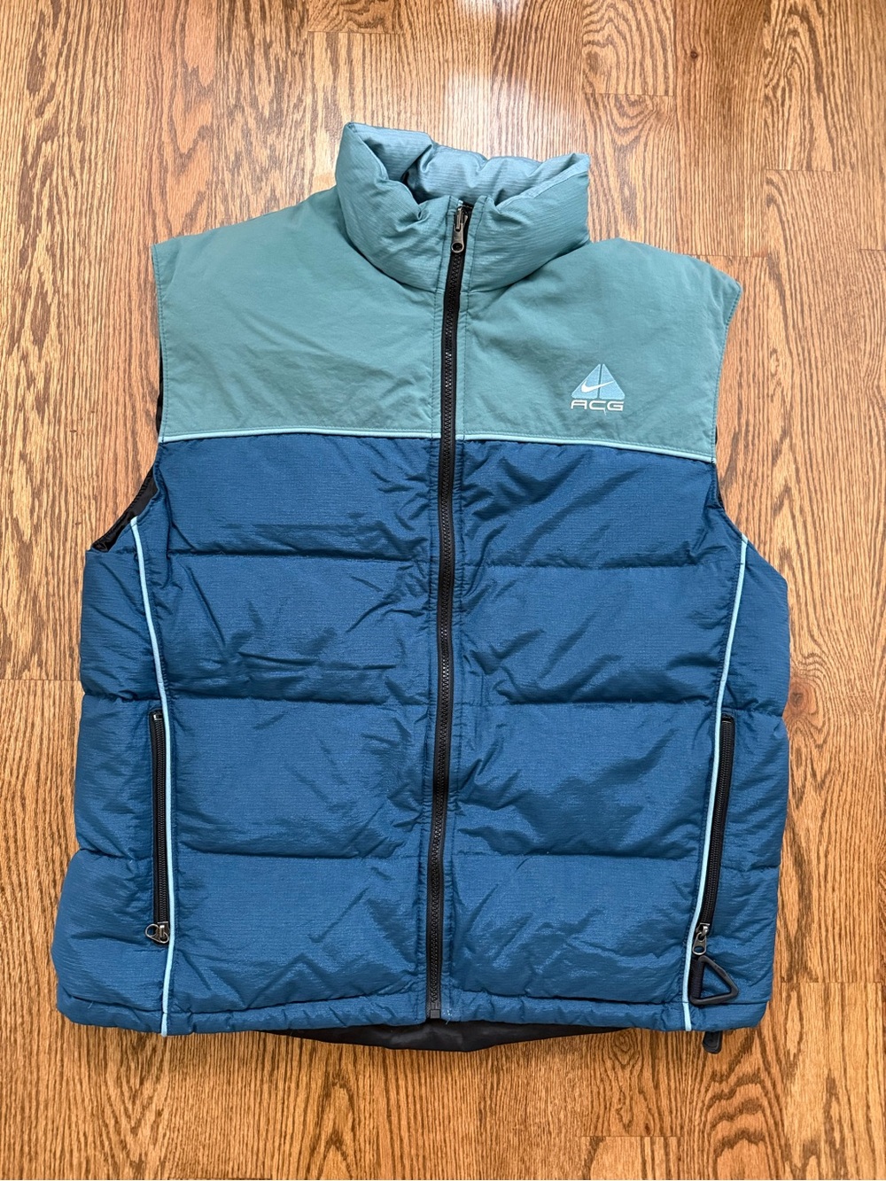 Men’s Vintage Y2K Nike ACG Two-Tone Puffer Vest Teal/Blue Medium
